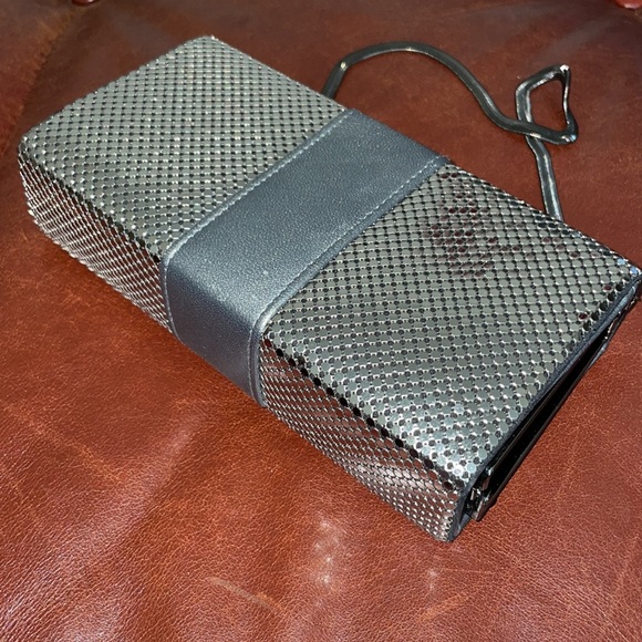 Vintage Silver Mesh Whiting & Davis Handbag Clutch EUC - Picture 5 of 7